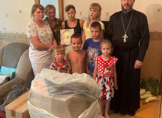 Златоустовская епархия оказала помощь семье погорельцев из Бакала